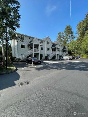 31900 104th Avenue SE #F104, Auburn, WA 98092