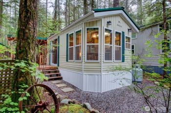 300 6 Schinn Canyon Drive , Deming, WA 98244