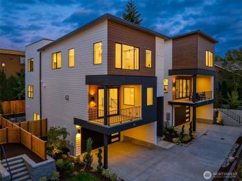 136 8th Court , Kirkland, WA 98033