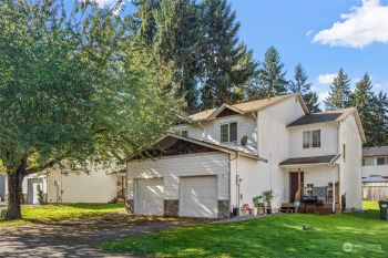 931 College Lane NE #A & B, Lacey, WA 98516
