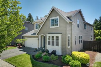 24817 SE 13th Place , Sammamish, WA 98075-8178