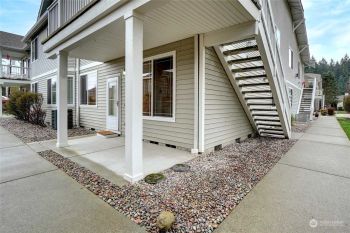3918 7th Street SW #D, Puyallup, WA 98373