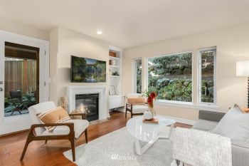 215 20th Avenue E #105, Seattle, WA 98112