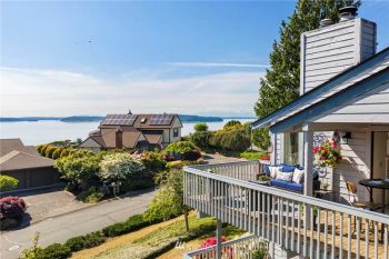 71 Leschi Drive , Steilacoom, WA 98388