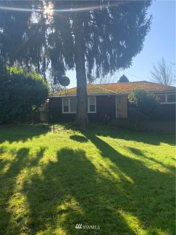 6111 S 124th St , Seattle, WA 98178