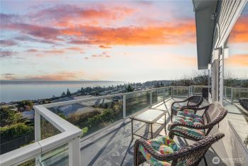 1451 Crestview Drive , Camano Island, WA 98282