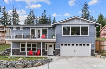 1212 View Street , Camano Island, WA 98282