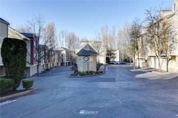 1800 NE 40th Street #J1, Renton, WA 98056