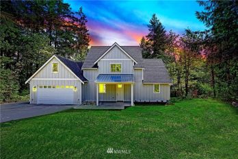 861 E Camano Drive , Camano Island, WA 98282