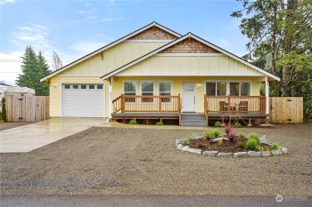 492 Ensign Avenue NW, Ocean Shores, WA 98569