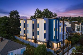 832 G NW 54th Street , Seattle, WA 98107