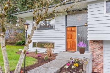20233 Ashworth Place N, Shoreline, WA 98133-3314