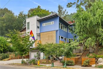 3340 36th Avenue S, Seattle, WA 98144-7008