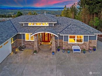 199 Glacier Peak Drive , Camano Island, WA 98282-8562