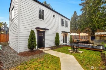 712 NW 95th Street , Seattle, WA 98117