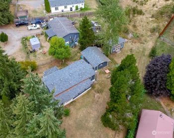 9136 SE Pepperidge Ln , Yelm, WA 98597
