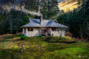 741 Aalmo Road , Camano Island, WA 98282