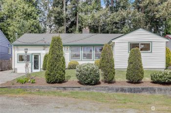 2126 N 158th Street , Shoreline, WA 98133
