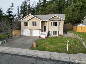 922 SW Eagle Vista Avenue , Oak Harbor, WA 98277