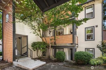 8615 238th Street SW #B202, Edmonds, WA 98026