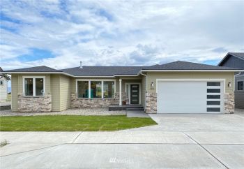 1001 Spring Mountain Drive , Wenatchee, WA 98801
