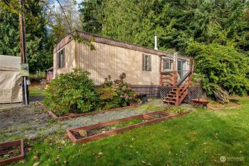 1716 Hemlock Drive , Camano Island, WA 98282-7610