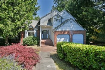 860 Cherry Avenue NE, Bainbridge Island, WA 98110