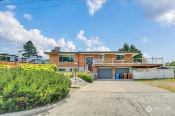1802 N Skyline Drive , Tacoma, WA 98406