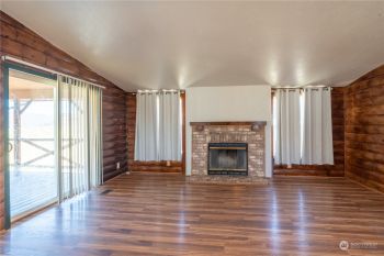 24947 Lake Lenore Drive NW, Soap Lake, WA 98851