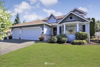 25816 Lake Wilderness Country Club Drive SE, Maple Valley, WA 98038