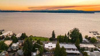 6620 Lake Washington Boulevard NE #101, Kirkland, WA 98033