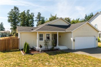 785 SW Puffin Street , Oak Harbor, WA 98277