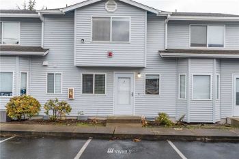 730 SE 8th Avenue #E2, Oak Harbor, WA 98277