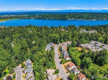 17431 NE 28th Street , Redmond, WA 98052-6241