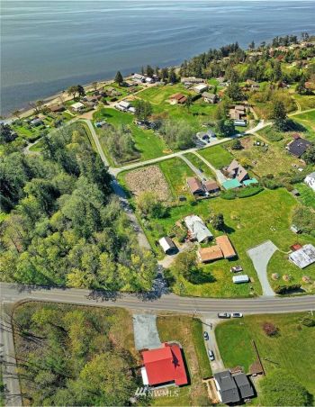 957 SW Camano Drive , Camano Island, WA 98282