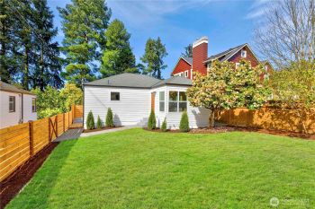 828 NE 95th Street , Seattle, WA 98115