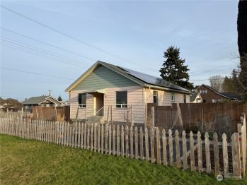 203 S Vine Street , Port Angeles, WA 98362