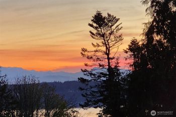 286 Parkside Drive , Camano Island, WA 98282