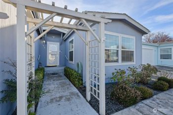 524 N 7th Avenue , Sequim, WA 98382