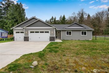 2752 El Camano St , Camano Island, WA 98282