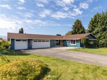 214 39th Street NW, East Wenatchee, WA 98802