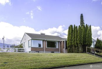 336 E Vashon Avenue , Port Angeles, WA 98362