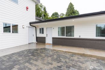 10009 Des Moines Memorial Drive S, Seattle, WA 98168
