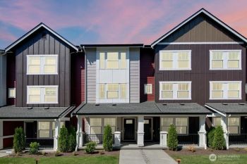 19244 NE 69th Circle #105, Redmond, WA 98052