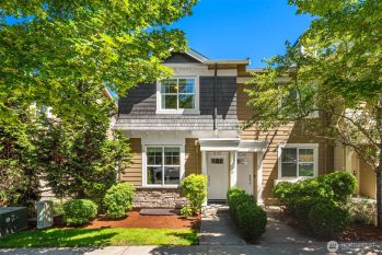 7525 129th Place SE #E107, Newcastle, WA 98056
