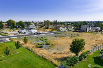 1047 W Virginia Street , Moses Lake, WA 98837