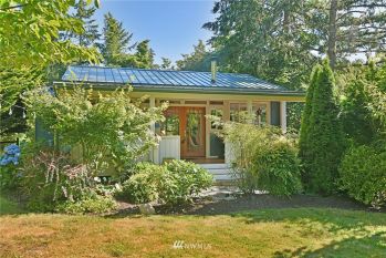 7573 NE Emerald Way , Bainbridge Island, WA 98110