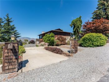 604 N Larch Avenue , East Wenatchee, WA 98802