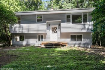 12980 Roe Road NE, Bainbridge Island, WA 98110-1204