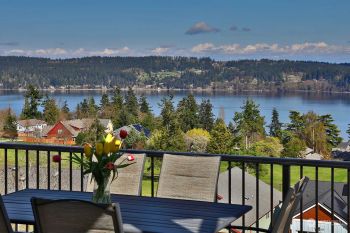 4927 Breezefair Road , Freeland, WA 98249